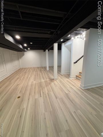 10024 Borgman Avenue, Huntington Woods, MI 48070