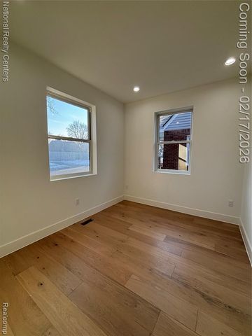 10024 Borgman Avenue, Huntington Woods, MI 48070