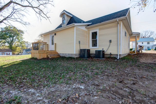 308 South 6th Avenue, Ozark, MO 65721