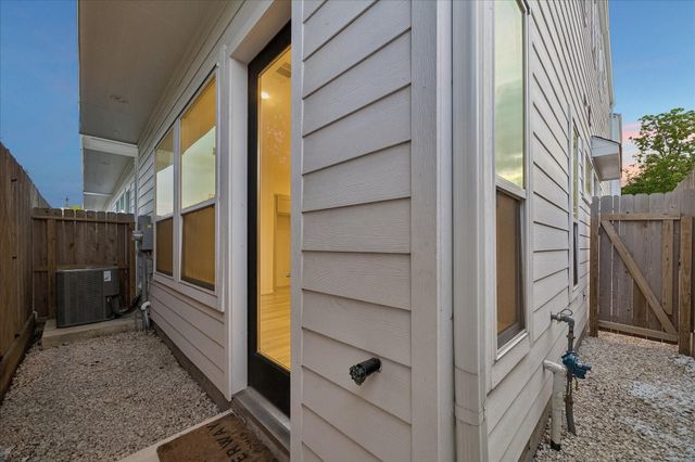 1524 Ojeman Road D, Houston, TX 77055