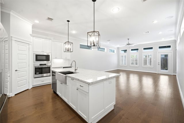 4208 Koehler Street B, Houston, TX 77007