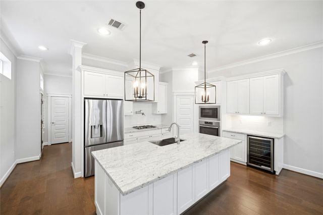 4208 Koehler Street B, Houston, TX 77007