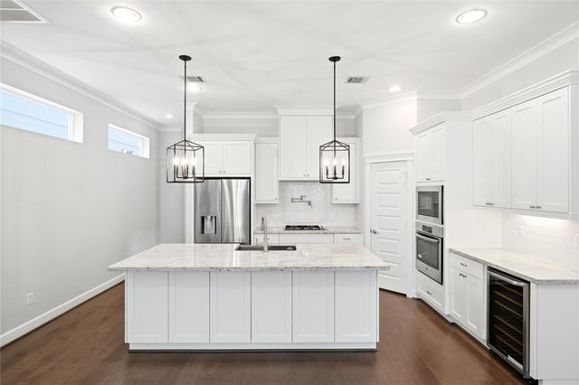 4208 Koehler Street B, Houston, TX 77007