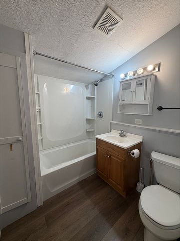 139 Randall 2, Worcester, MA 01606