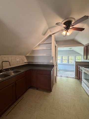 139 Randall 2, Worcester, MA 01606