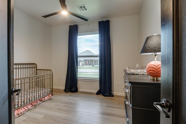9308 NW 84th Street, Yukon, OK 73099
