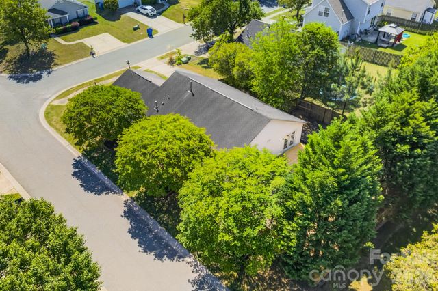 102 Daventry Place, Mooresville, NC 28117