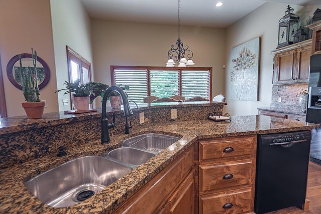 4515 S Forest Avenue, Springfield, MO 65810