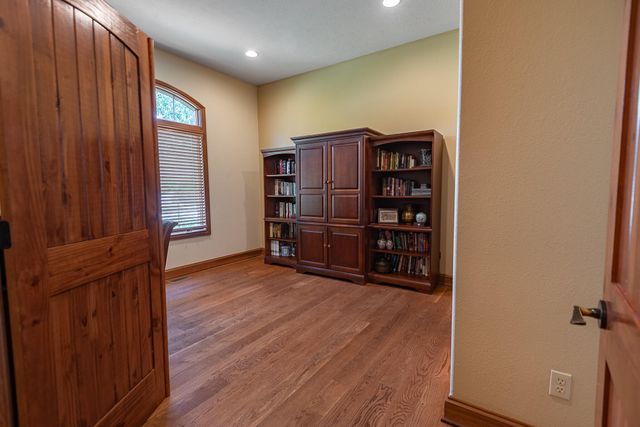 4515 S Forest Avenue, Springfield, MO 65810