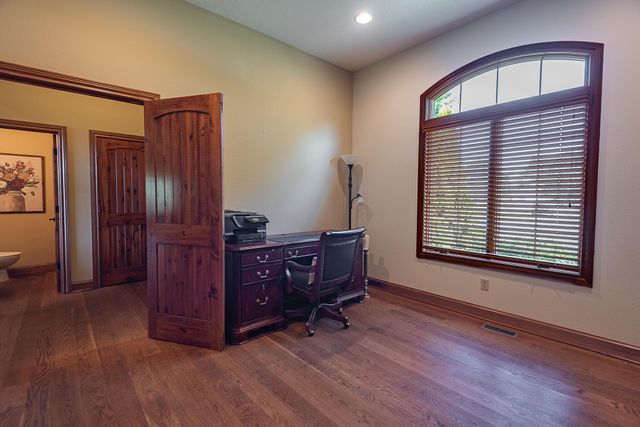 4515 S Forest Avenue, Springfield, MO 65810