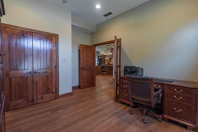 4515 S Forest Avenue, Springfield, MO 65810