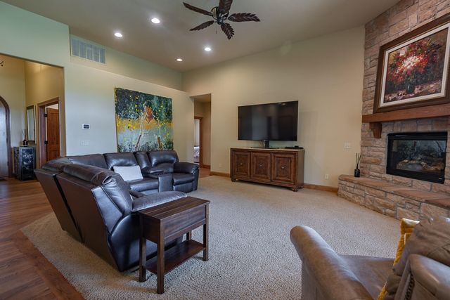 4515 S Forest Avenue, Springfield, MO 65810