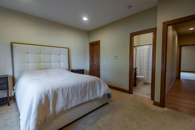 4515 S Forest Avenue, Springfield, MO 65810