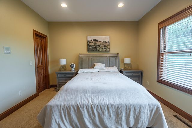 4515 S Forest Avenue, Springfield, MO 65810