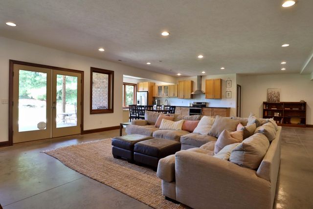 4515 S Forest Avenue, Springfield, MO 65810