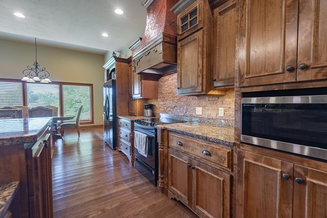 4515 S Forest Avenue, Springfield, MO 65810