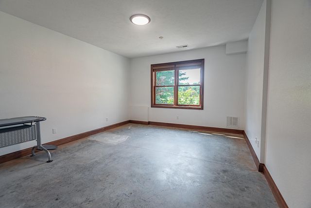 4515 S Forest Avenue, Springfield, MO 65810