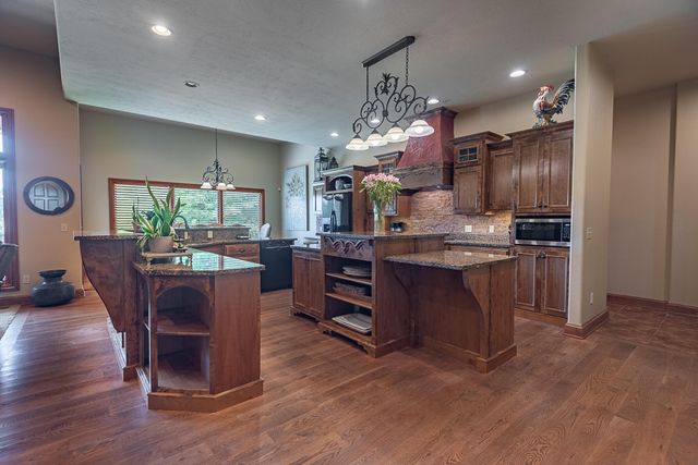 4515 S Forest Avenue, Springfield, MO 65810