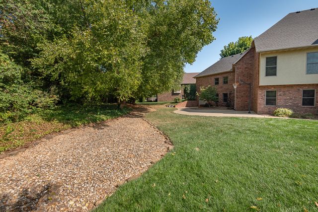 4515 S Forest Avenue, Springfield, MO 65810