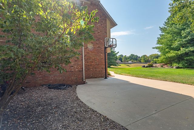 4515 S Forest Avenue, Springfield, MO 65810