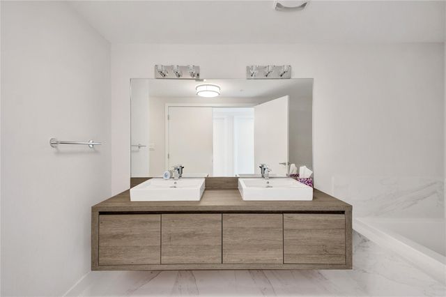 400 Sunny Isles Blvd 2005, Sunny Isles Beach, FL 33160