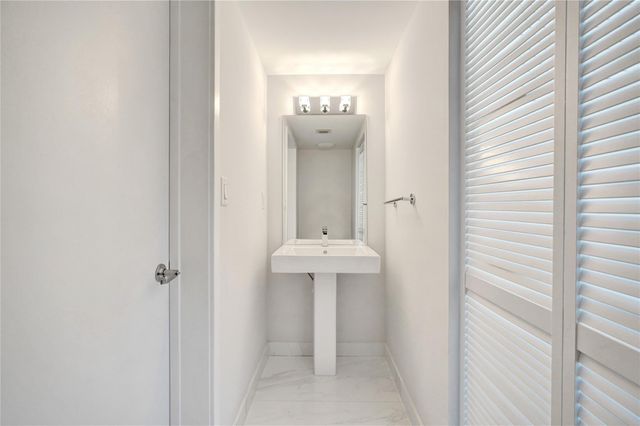 400 Sunny Isles Blvd 2005, Sunny Isles Beach, FL 33160