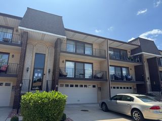 4125 W 93rd Place B, Oak Lawn, IL 60453