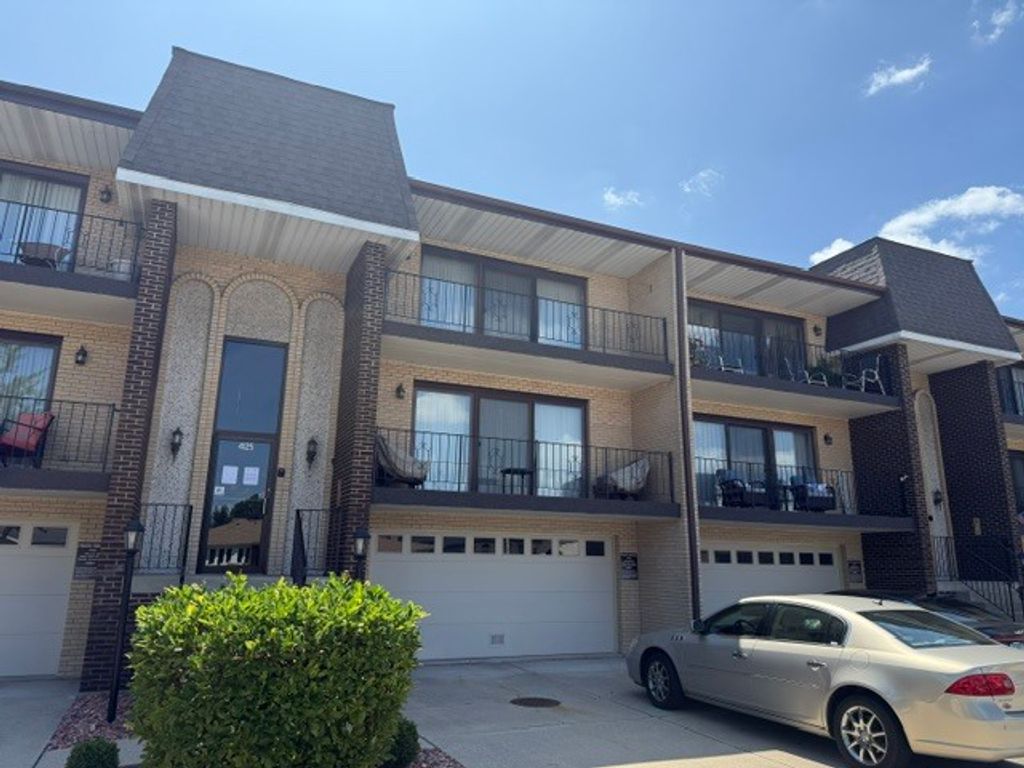 4125 W 93rd Place B, Oak Lawn, IL 60453