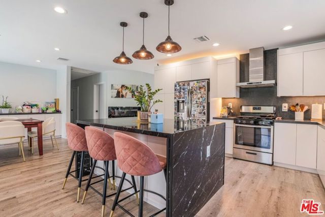 5509 Woodman Avenue, Los Angeles, CA 91401