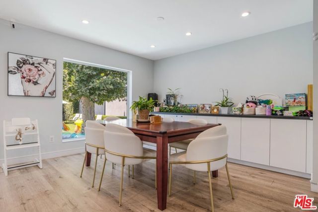 5509 Woodman Avenue, Los Angeles, CA 91401