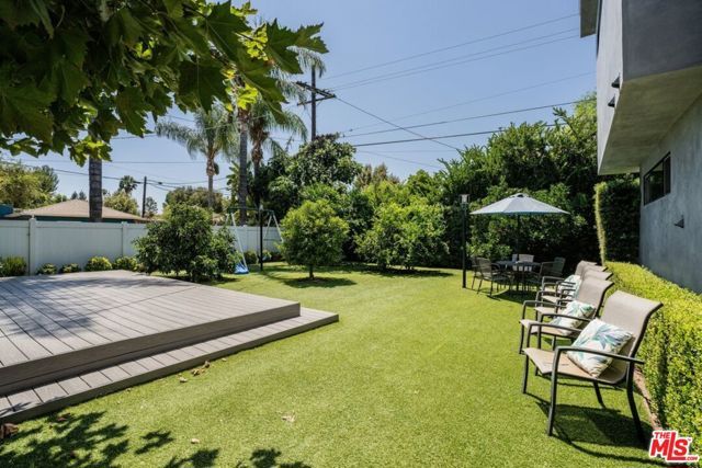 5509 Woodman Avenue, Los Angeles, CA 91401