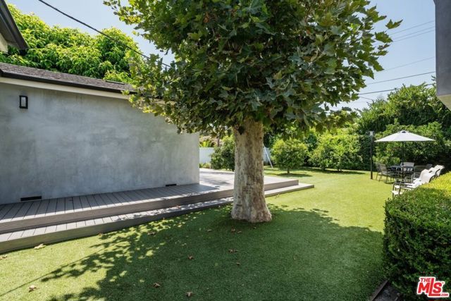 5509 Woodman Avenue, Los Angeles, CA 91401