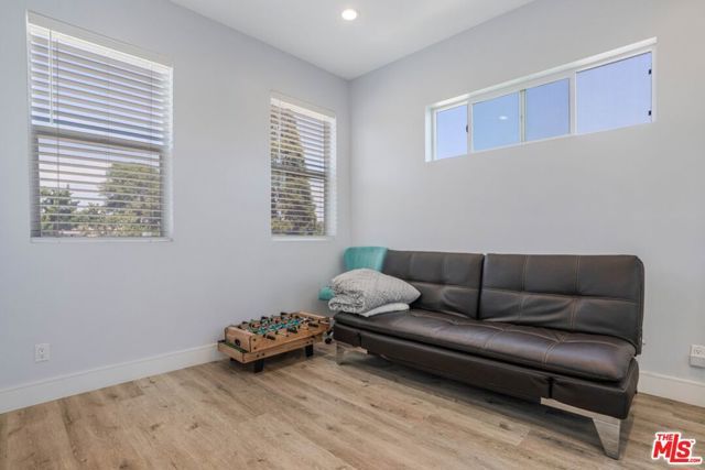 5509 Woodman Avenue, Los Angeles, CA 91401