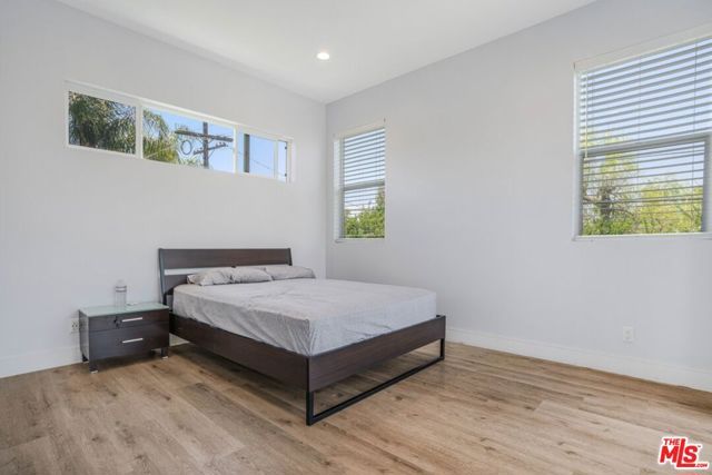 5509 Woodman Avenue, Los Angeles, CA 91401