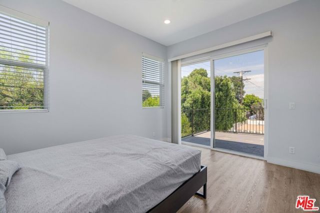 5509 Woodman Avenue, Los Angeles, CA 91401