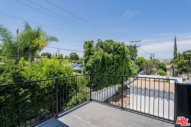 5509 Woodman Avenue, Los Angeles, CA 91401