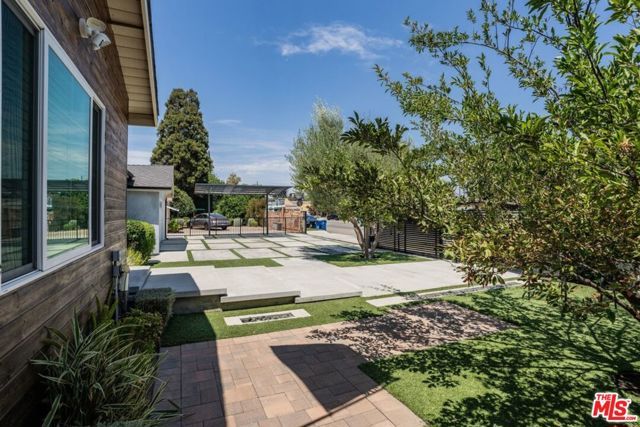 5509 Woodman Avenue, Los Angeles, CA 91401