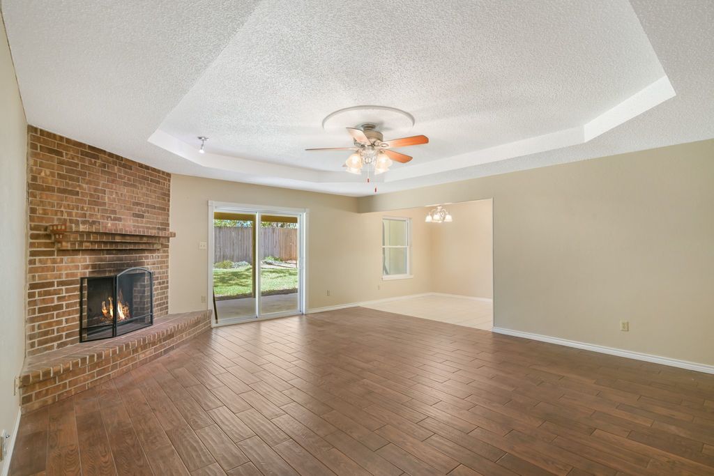 6410 Willow Springs Drive, Arlington, TX 76001 — photo 3
