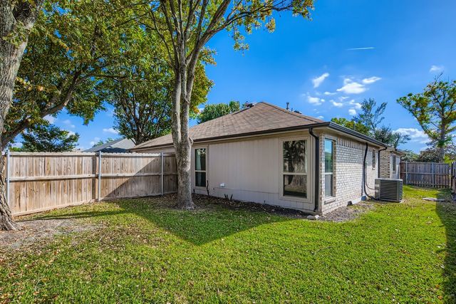 7713 Salzburg Drive, Rowlett, TX 75089