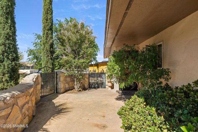 2309 Montana Avenue, Las Cruces, NM 88001
