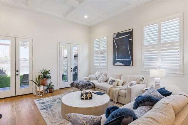 531 W 27th Street, Houston, TX 77008