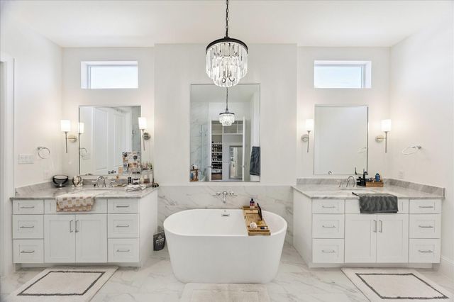 531 W 27th Street, Houston, TX 77008