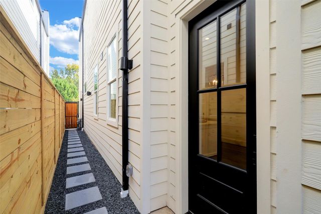 531 W 27th Street, Houston, TX 77008