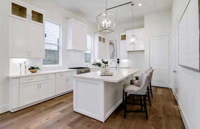 531 W 27th Street, Houston, TX 77008