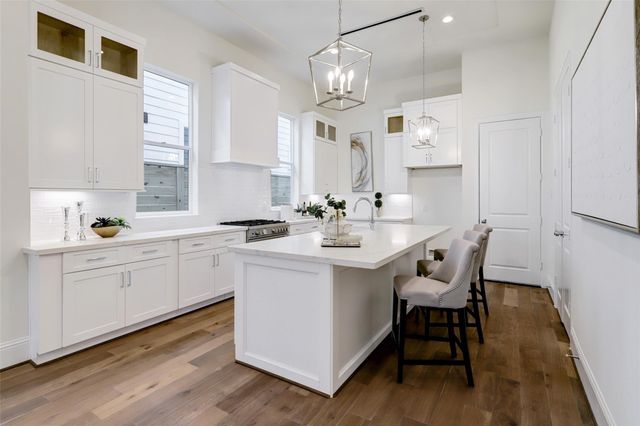 531 W 27th Street, Houston, TX 77008