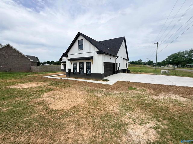 248 Old Vaughn Bridge Road, Hartselle, AL 35640