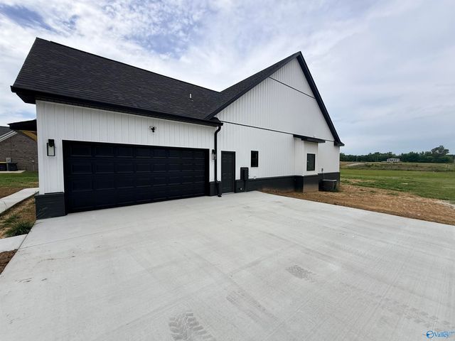 248 Old Vaughn Bridge Road, Hartselle, AL 35640