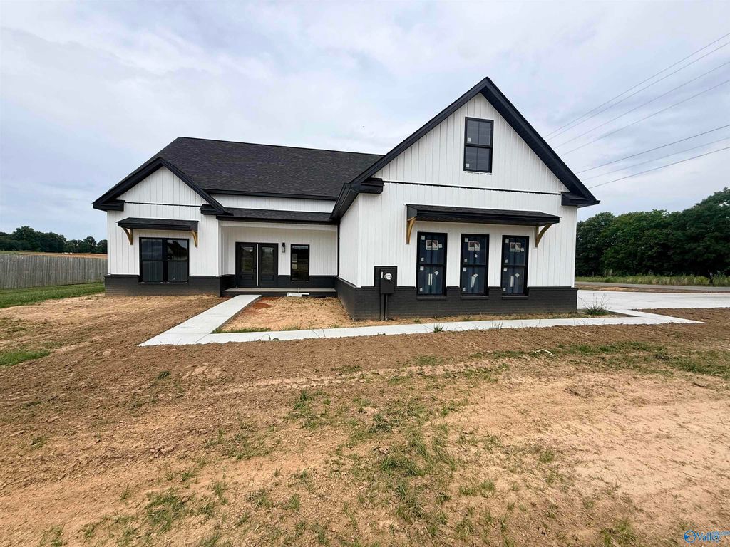 248 Old Vaughn Bridge Road, Hartselle, AL 35640