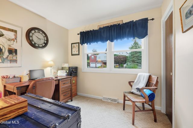 28 Glenmore Drive, Colonie, NY 12309