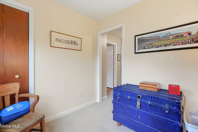 28 Glenmore Drive, Colonie, NY 12309